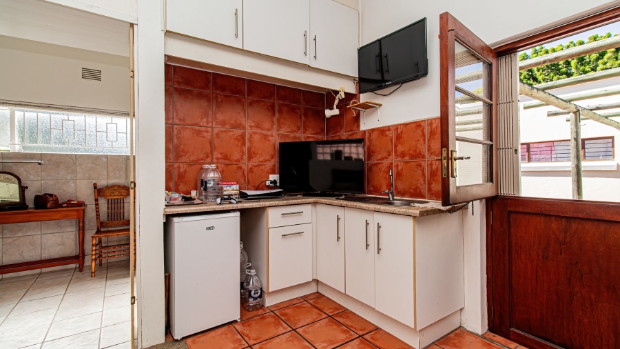 5 Bedroom Property for Sale in The Island Western Cape